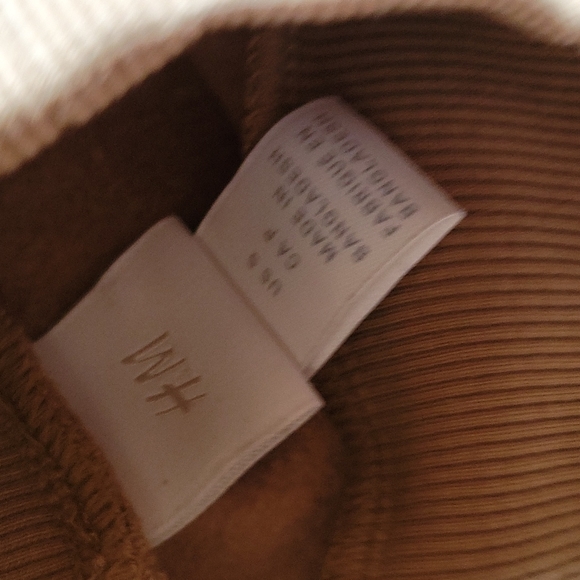 H&M TurtleNeck Sweater - Picture 3 of 4